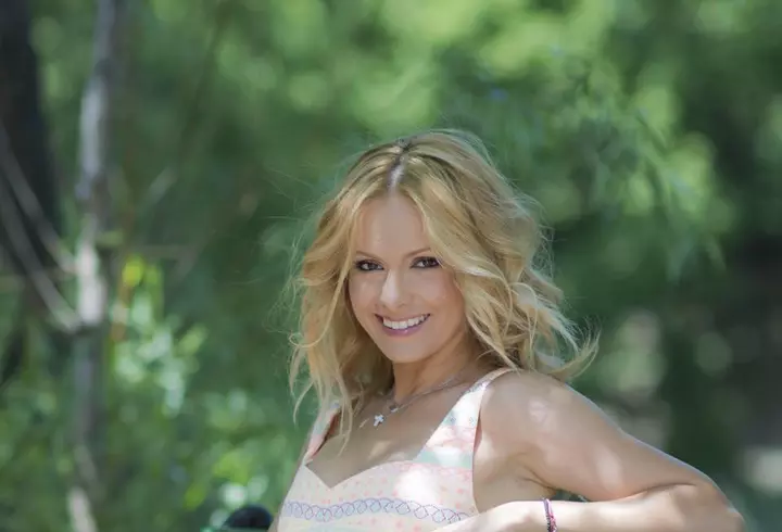 Theo Rose a fost săracă înainte de a deveni celebră: "Am trăit săptămâni întregi doar cu 50 de lei"