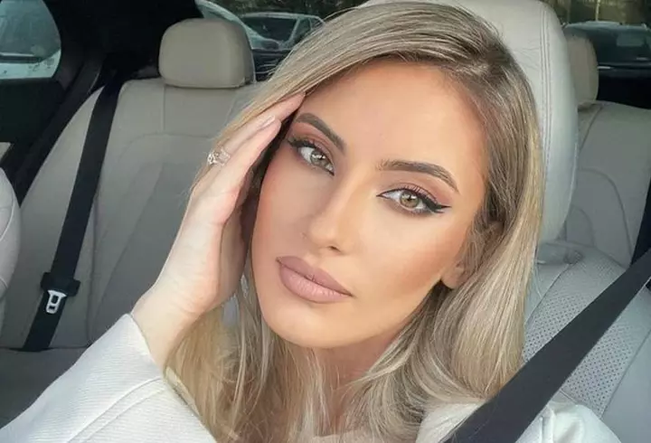 Fiica Andreei Berecleanu a apărut pe Instagram într-un costum de baie minuscul. Eva Zaharescu e foarte sexy, la 20 de ani