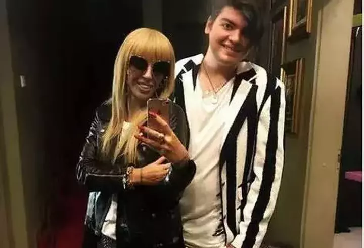 Fiica Andreei Berecleanu a apărut pe Instagram într-un costum de baie minuscul. Eva Zaharescu e foarte sexy, la 20 de ani