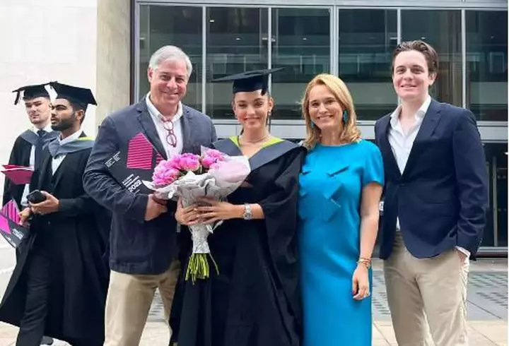 Care este numele real al lui Emily Burghelea."Dacă îți schimbi numele, îți schimbi și destinul"