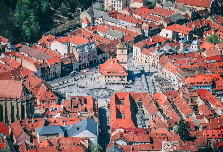 6 perechi de zodii care demonstrează că extremele se atrag