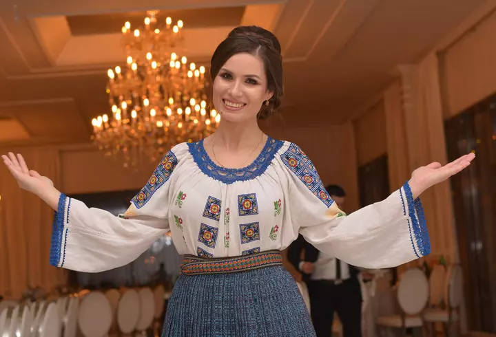 De ce s-a logodit Bahmu atât de repede cu iubitul din America: "Amândoi avem vieți presărate de..."