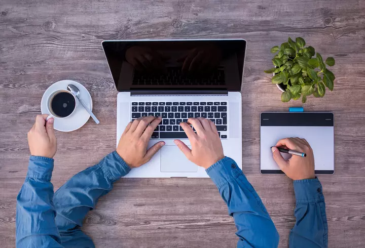 6 perechi de zodii care demonstrează că extremele se atrag