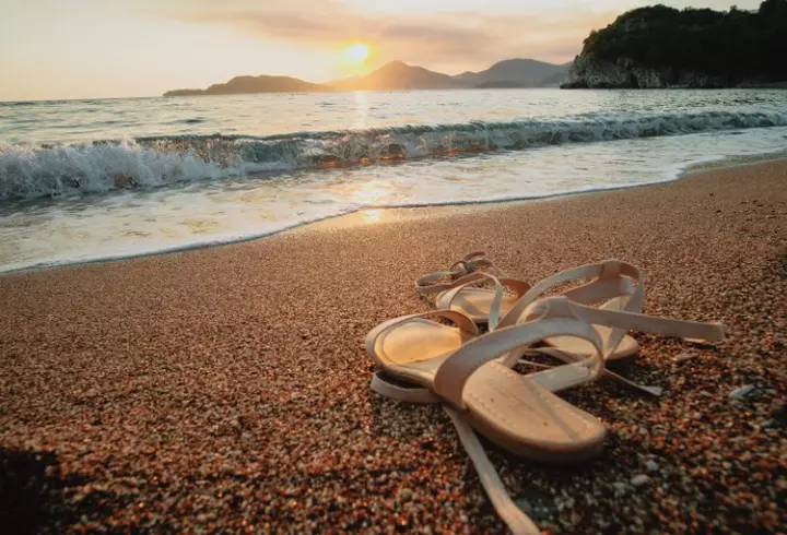 FOREO UFO ajută la refacerea pielii după expunerea îndelungată la soare