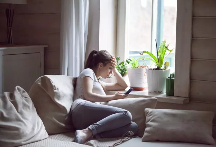 FOREO UFO ajută la refacerea pielii după expunerea îndelungată la soare