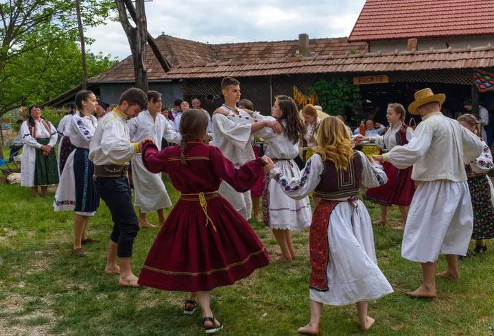 Ce este onlyfans si cum fac influencerii bani acolo