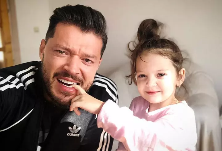 Horia Brenciu, fotografie rară alături de soție și cei patru copii: „Ai mei”