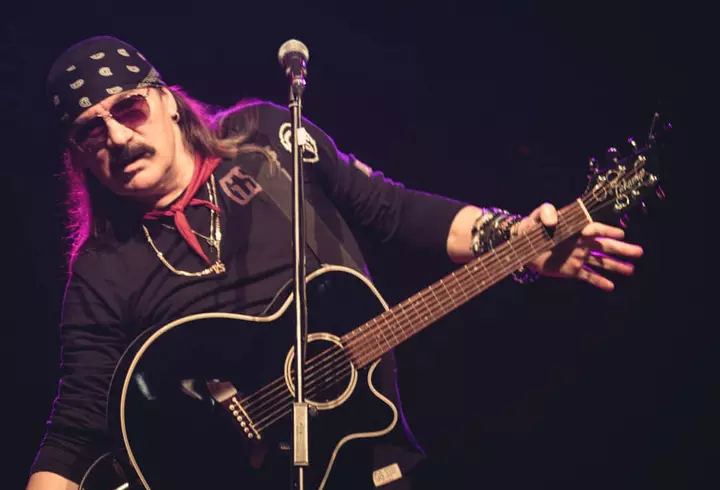 Adela Popescu a postat o imagine emoționantă cu tatăl ei. Doru Popescu și-a serbat ziua de naștere: „Te iubim”