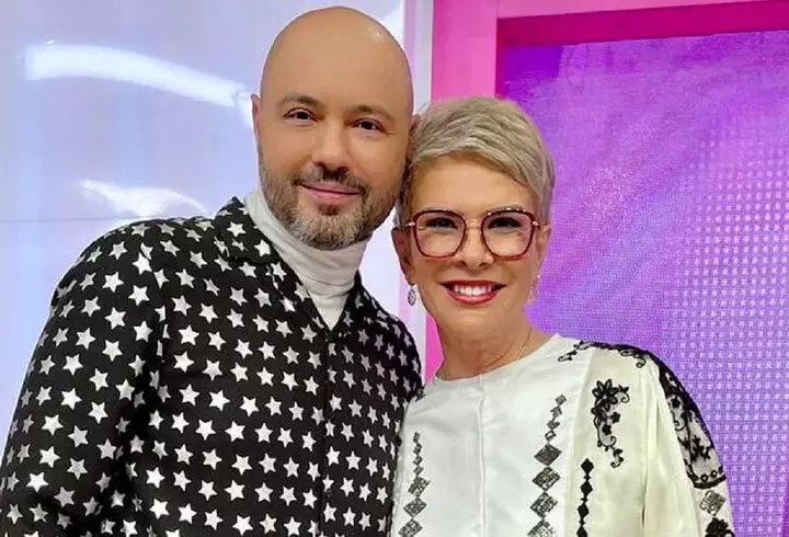 Vlăduța Lupău s-a fotografiat în timp ce își alăptează băiețelul: "Profit să stau cu Iair"