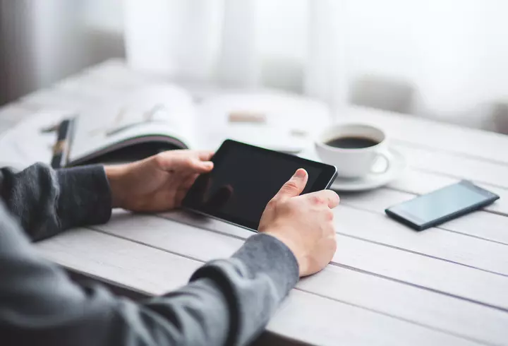 5 Semne că iubitul tău joacă la pariuri