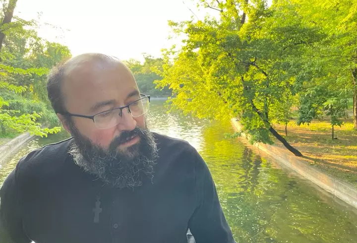 Cât costă casa natală a lui Arsenie Boca. Gigi Becali nu o mai cumpără