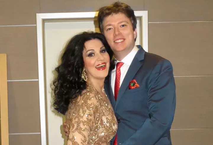 Ella Tina de la Puterea Dragostei, înșelată de fostul iubit arab chiar cu prietena pe care a primit-o în casă: "El ar lua și o găină acasă"