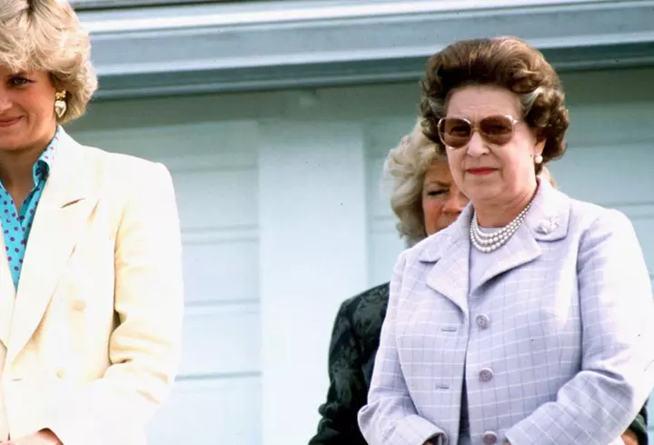 Ce obiecte a ales fiul lui Dani Oțil și al Gabrielei Prisăcariu de pe tavă, la tăierea moțului