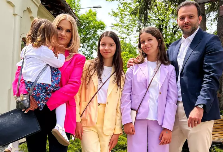 De ce Silvana Rîciu ține pământ de la mormântul mamei sale lângă pat: „Părintele m-a sfătuit să fac asta”