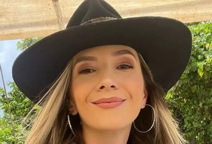 Andreea Bălan a făcut accident de mașină astăzi: "A trecut pe roșu băiatul!". Imagini de la fața locului