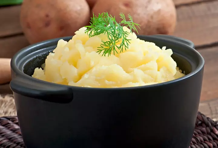 Cum se face sosul Bechamel cu ceapă