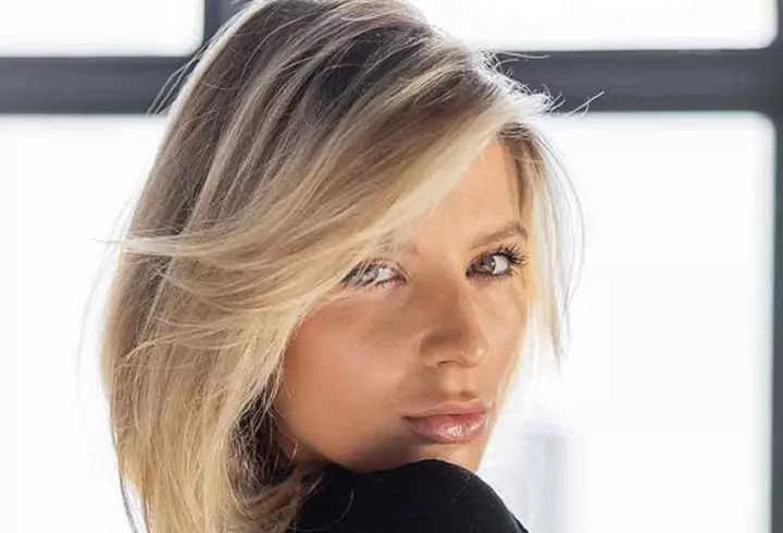 Flora Năstase, secretele unei ținute potrivite la operă: ”Nu te duci ca un pom de Crăciun! Poșeta trebuie să fie micuță, pantoful trebuie să fie...” / EXCLUSIV