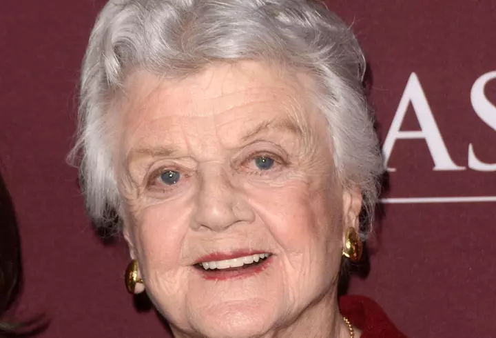 De ce Silvana Rîciu ține pământ de la mormântul mamei sale lângă pat: „Părintele m-a sfătuit să fac asta”