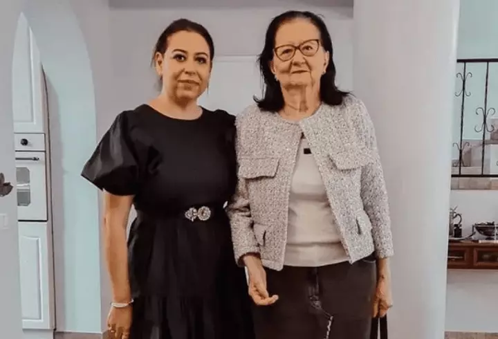 De ce Silvana Rîciu ține pământ de la mormântul mamei sale lângă pat: „Părintele m-a sfătuit să fac asta”