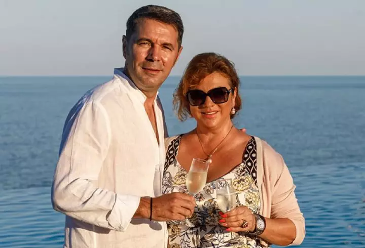 Ilie Năstase neagă despărțirea de Ioana Simion, deși ea a spus că ruptura e definitivă: „Stau cu ea în aceeași casă. De ce să mă împac, când noi doi nu am fost certați?”