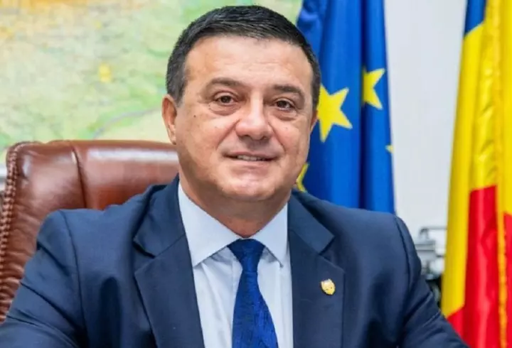 Ilie Năstase neagă despărțirea de Ioana Simion, deși ea a spus că ruptura e definitivă: „Stau cu ea în aceeași casă. De ce să mă împac, când noi doi nu am fost certați?”