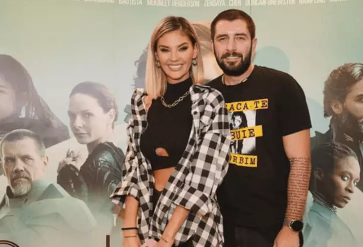 Florinel Coman și Ioana Timofeciuc și-au botezat fetița. Cine sunt nașii copilului