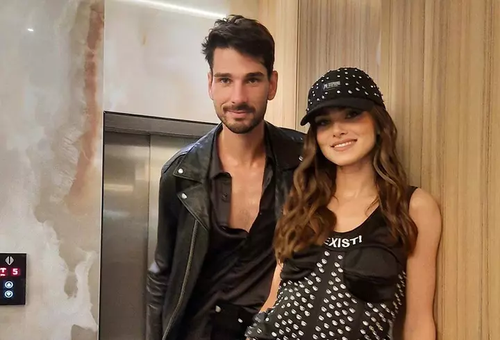 Florinel Coman și Ioana Timofeciuc și-au botezat fetița. Cine sunt nașii copilului