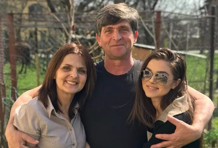 Ioana Simion a anunțat că s-a despărțit de Ilie Năstase, după scandalul cu banii furați: „Ruptura este definitivă”