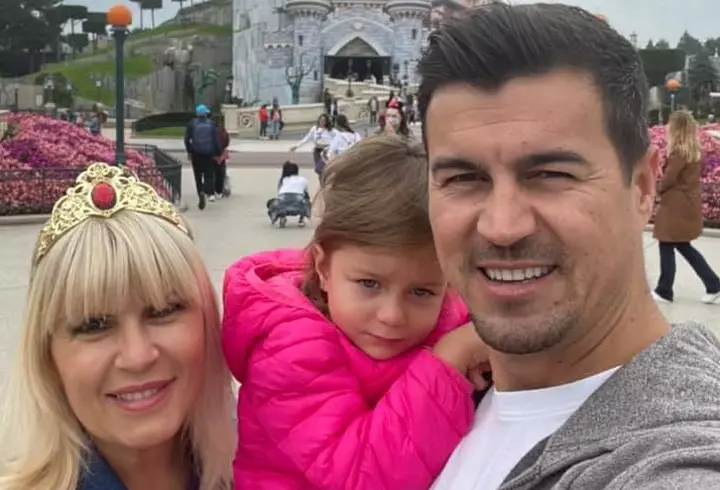 Cum arată Elena Băsescu după ce s-a spus că ar fi exagerat cu operațiile estetice