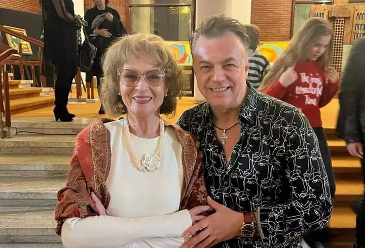 Amna vine la Stand-Up Revolution: "Trebuie s-o luăm cu noi la show-uri, neapărat"