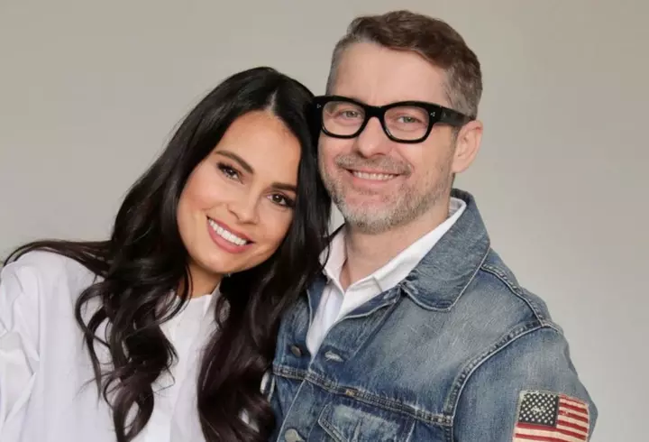 Oana Roman, ședință foto de Crăciun alături de Marius Elisei și fiica lor: "Este al 9-lea an împreună"