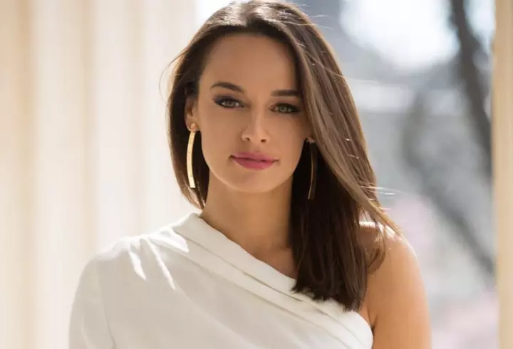 „Peste cadavrul meu”. Narcisa Suciu nu a acceptat ca tatăl ei să-și refacă viața, după moartea mamei