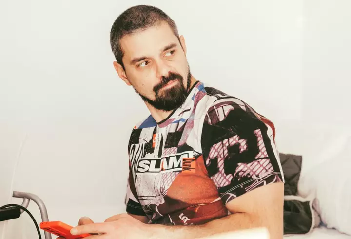 Soțul Alexiei Țalavutis, operat de urgență: ”Hemoragie internă, 3 coaste rupte, splina sfâșiată și...”. Au fost implicați într-un accident rutier