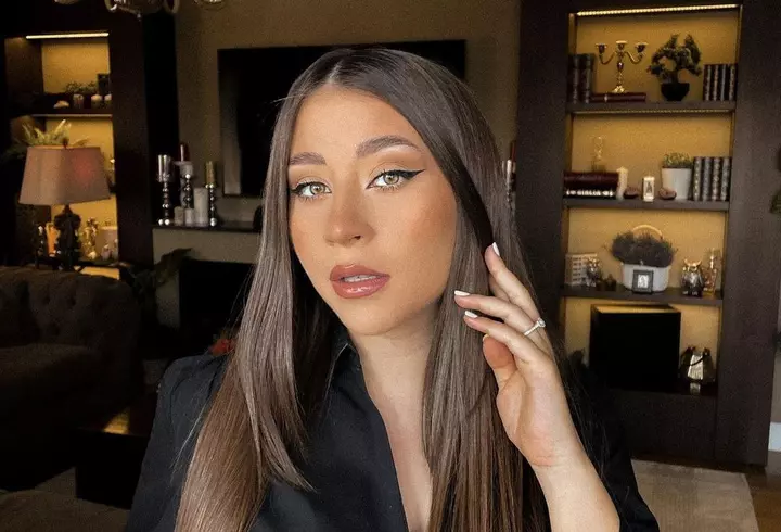 „Peste cadavrul meu”. Narcisa Suciu nu a acceptat ca tatăl ei să-și refacă viața, după moartea mamei