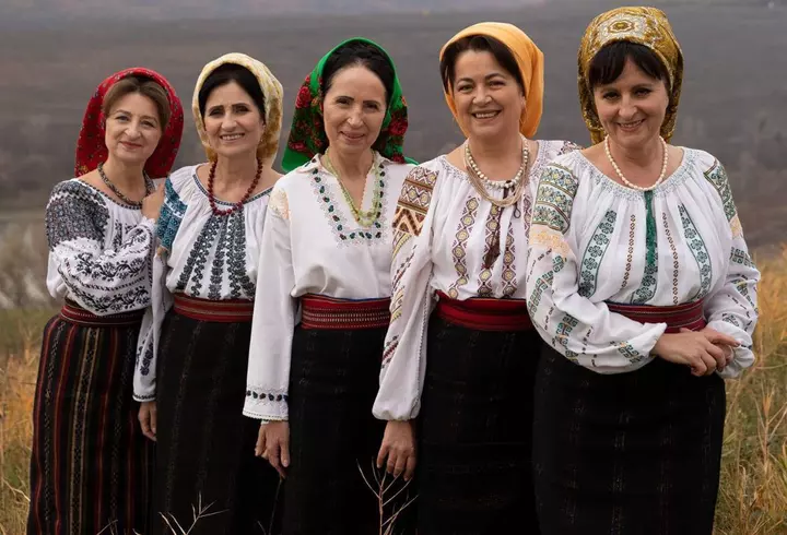 Amna vine la Stand-Up Revolution: "Trebuie s-o luăm cu noi la show-uri, neapărat"