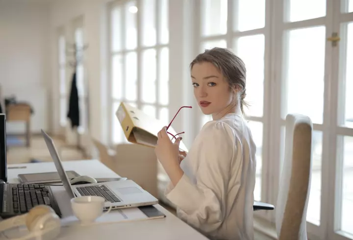 Infecția cu norovirus: ce o cauzează și ce simptome prezintă / Focar la un colegiu din Timişoara