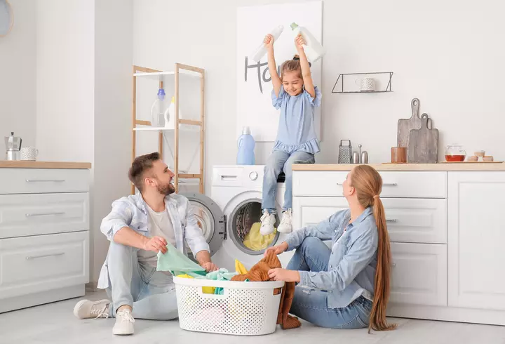 Infecția cu norovirus: ce o cauzează și ce simptome prezintă / Focar la un colegiu din Timişoara