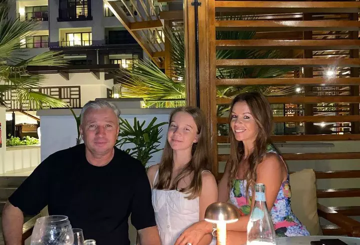„A durat lupta ei în a-mi intra în grații undeva la un an, doi”. Cum a început relația dintre Roxana Ionescu și Tinu Vidaicu