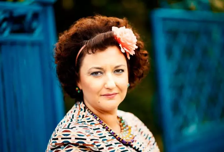 Cum arată actrițele Mirela Zeța și Andreea Grămoșteanu, la 17 ani de la lansarea serialului Mondenii. Încă unt prietene și au ieșit împreună, la terasă