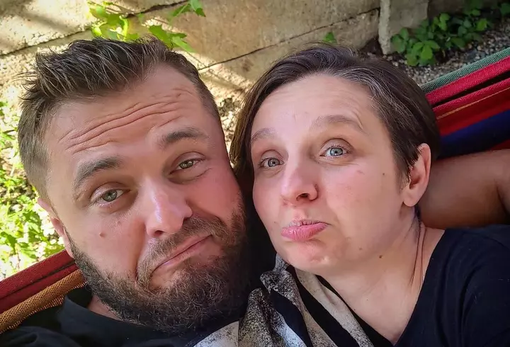 Cum arată actrițele Mirela Zeța și Andreea Grămoșteanu, la 17 ani de la lansarea serialului Mondenii. Încă unt prietene și au ieșit împreună, la terasă