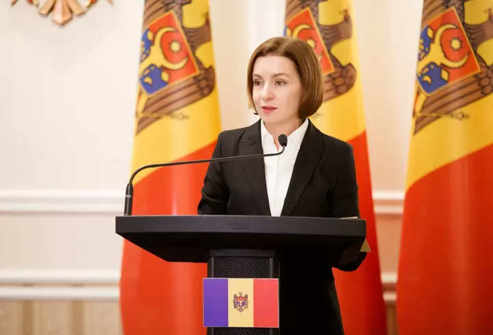 Cum arată Dana Săvuică după operația de micșorare a sânilor. S-a fotografiat în sânii goi, bandajați: "Mă uit și îmi place ce văd"