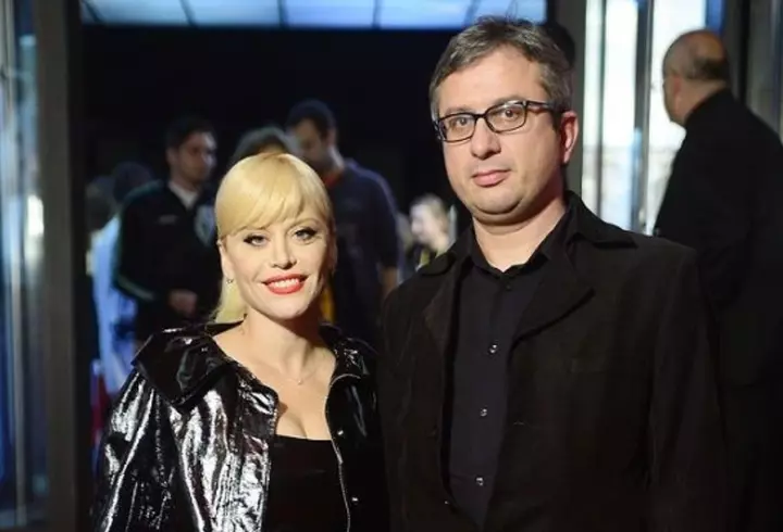 Loredana Groza, adevărul despre cât a câștigat din vânzarea celor 1,5 milioane de albume „Bună seara, iubite!”: „Salariul mamei mele de învățătoare”
