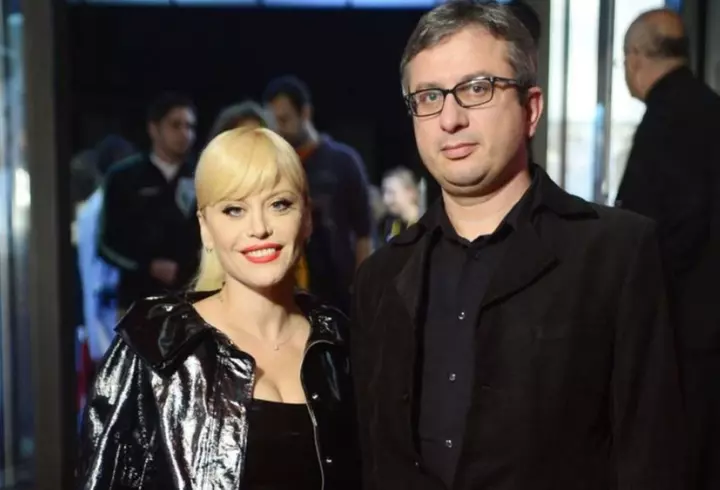 Loredana Groza, adevărul despre cât a câștigat din vânzarea celor 1,5 milioane de albume „Bună seara, iubite!”: „Salariul mamei mele de învățătoare”
