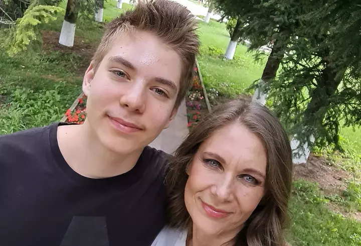 Romanița Iovan e o mamă mândră! Albert, fiul ei, a fost acceptat la cinci facultăți din Marea Britanie: ”Vrea să profeseze la noi” / EXCLUSIV