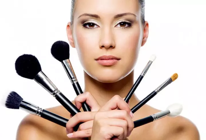Cât de dăunător este pentru ten machiajul excesiv