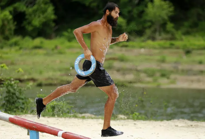 Soția lui Robert Moscalu de la Survivor, criticată dur pentru ținuta super sexy purtată la nunta lui Iancu Sterp: "Tipa goală cine este?"