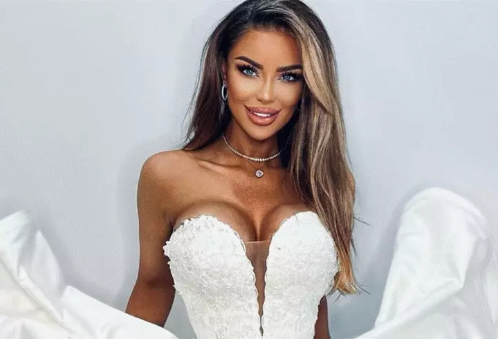Bianca Drăgușanu, mesaj acid pentru o fană, pe Internet: "Ești de râsul ploii. Degeaba mergi la biserică...". Ce a scos-o din sărite