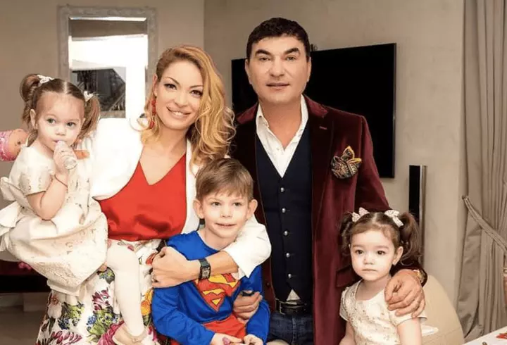 Cine este și cum arată mama lui Codin Maticiuc: "Prima mea dragoste și motivul pentru care sunt om". Fotografii de colecție cu Smaranda Maticiuc