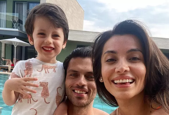 Cu cine a plecat Raluca Pastramă în vacanță după ce s-a zvonit că a divorțat de Ibrahim. Nu este doar cu fetele ei!