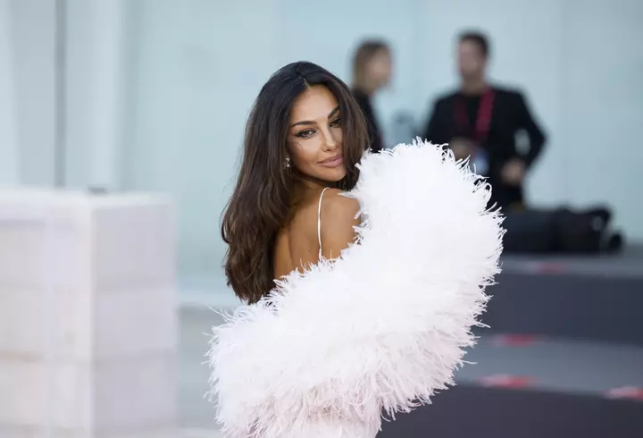 Cleopatra Stratan și Edward Sanda, prima apariție la un eveniment monden, după America Express. Amândoi au venit îmbrăcați în costum la VIVA! Influencers Party 2023